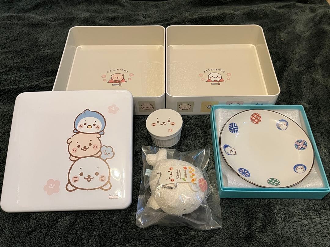 匿名配送　しろたんおせち2025 重箱／有田焼取り皿／しろたんちりめんマスコット