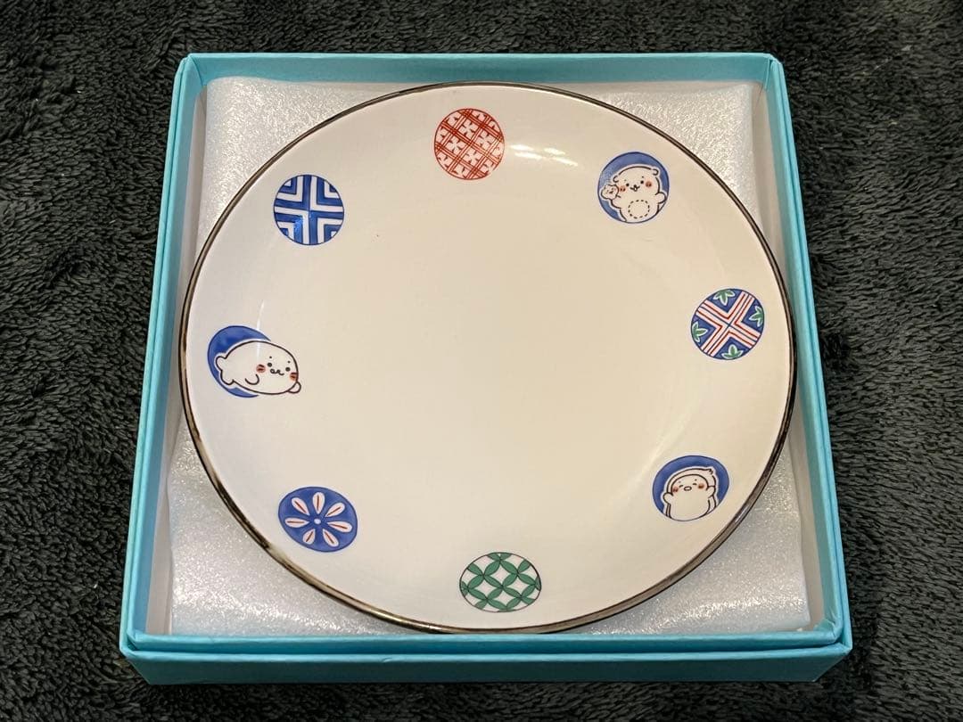 匿名配送　しろたんおせち2025 重箱／有田焼取り皿／しろたんちりめんマスコット