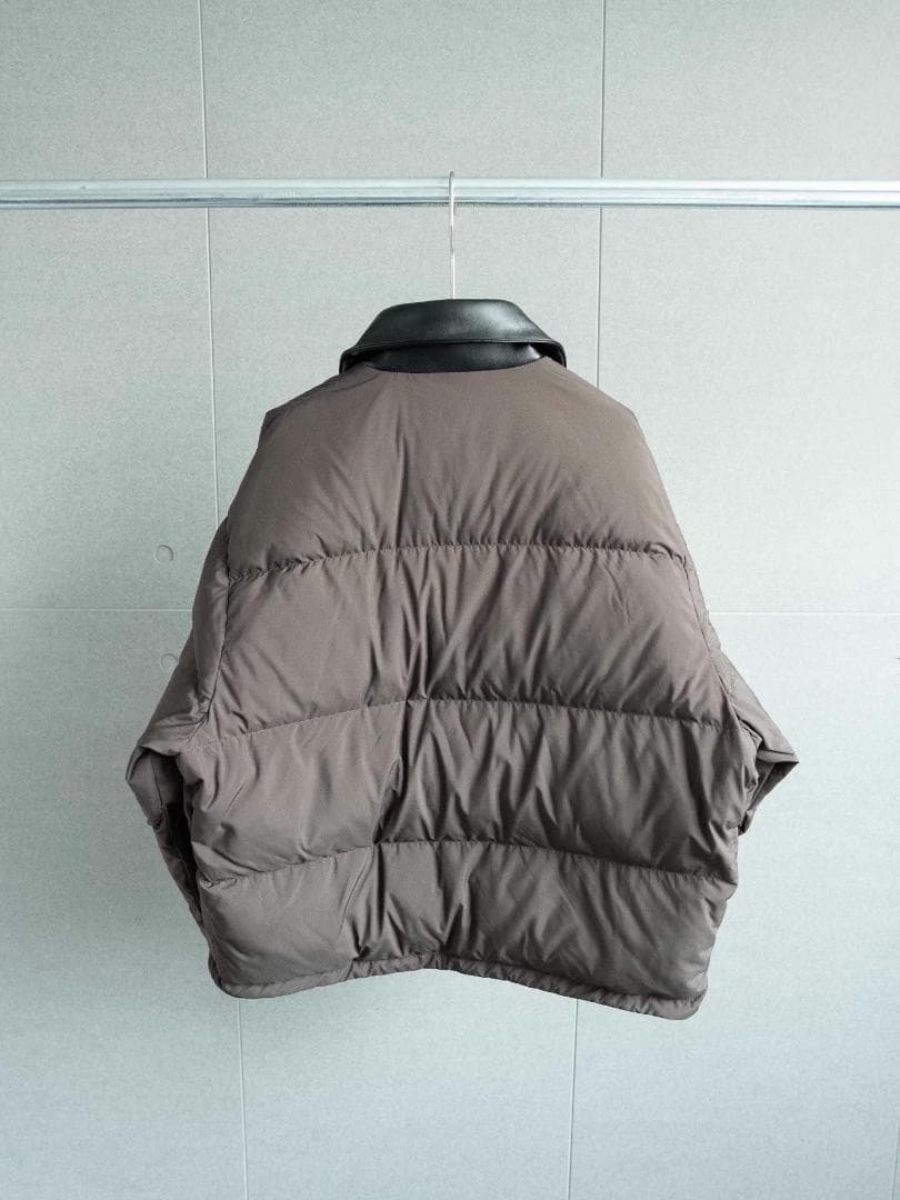 MIU MIUオーバーサイズ ダウンジャケット ブラウン