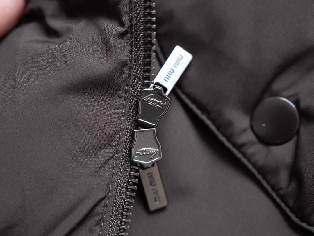 MIU MIUオーバーサイズ ダウンジャケット ブラウン