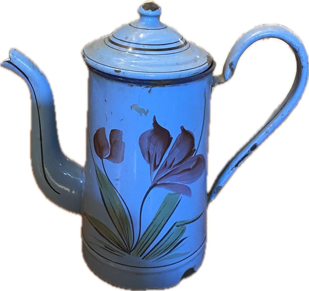 ヴィンテージ、イギリスで購入。青い花柄のホーロー製ポット