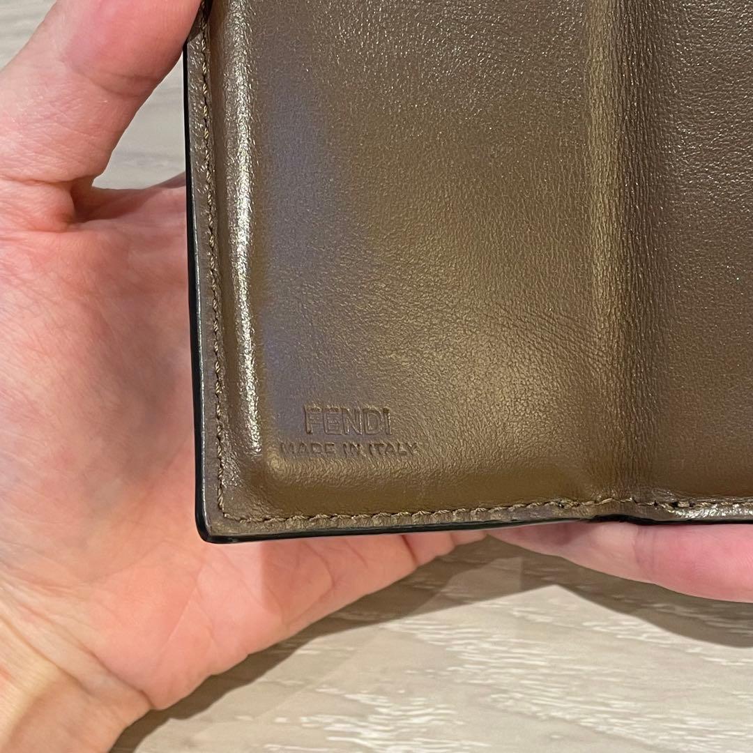 フェンディ マイクロ トリフォールド ウォレット ブラウン 折り財布 ズッカ柄