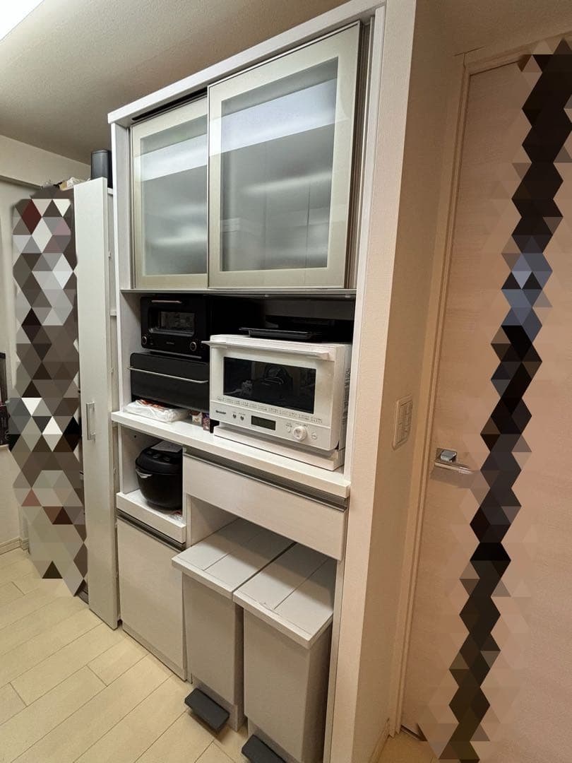 ニトリ食器棚　コンパクトキッチン収納 ガラス扉付き