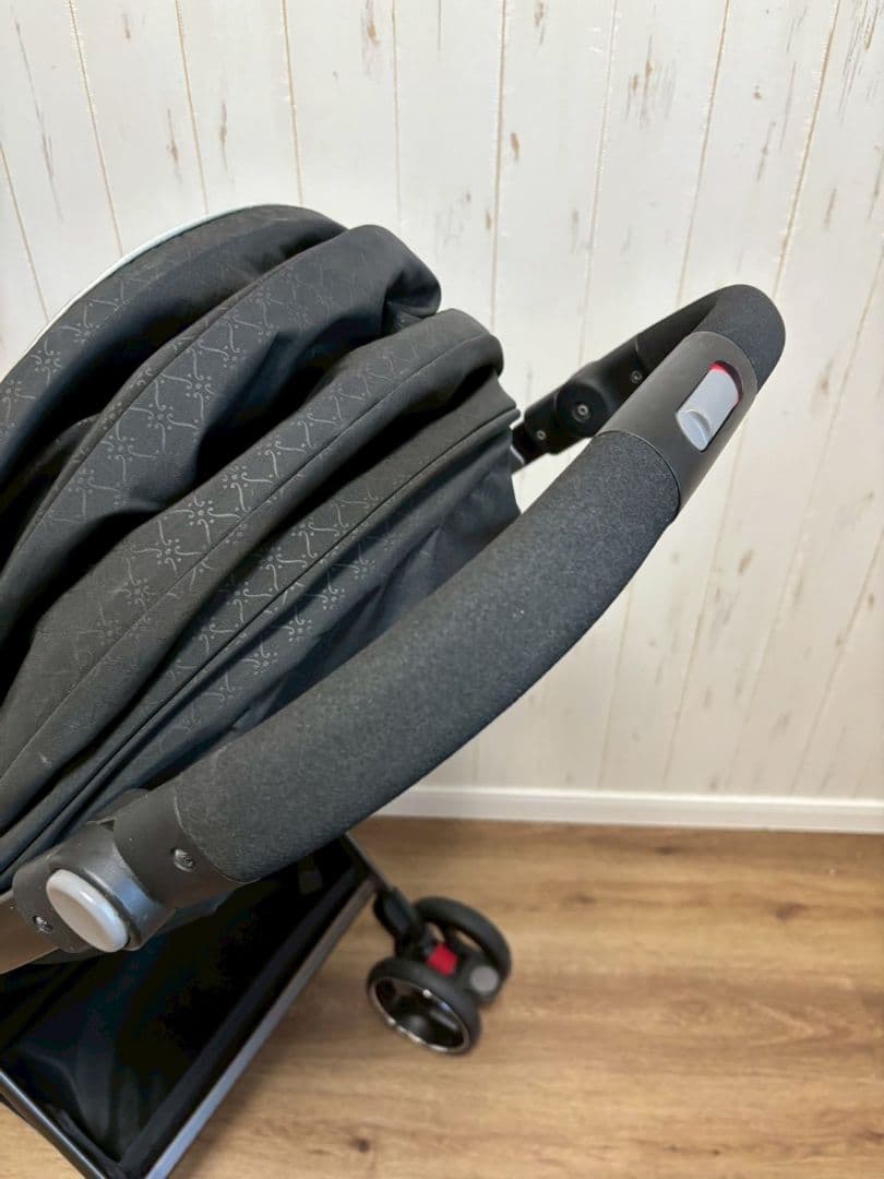 アップリカ オプティア プレミアム 高級モデルベビーカー　新生児から3歳頃向け