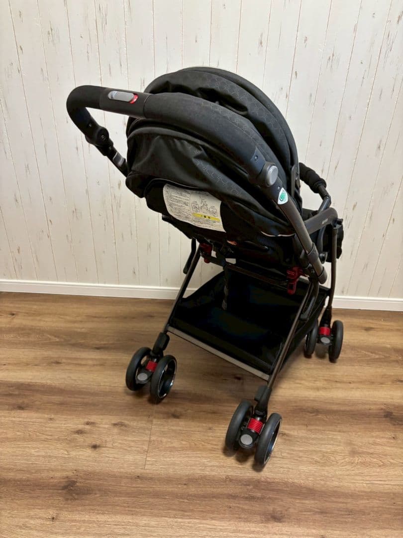 アップリカ オプティア プレミアム 高級モデルベビーカー　新生児から3歳頃向け