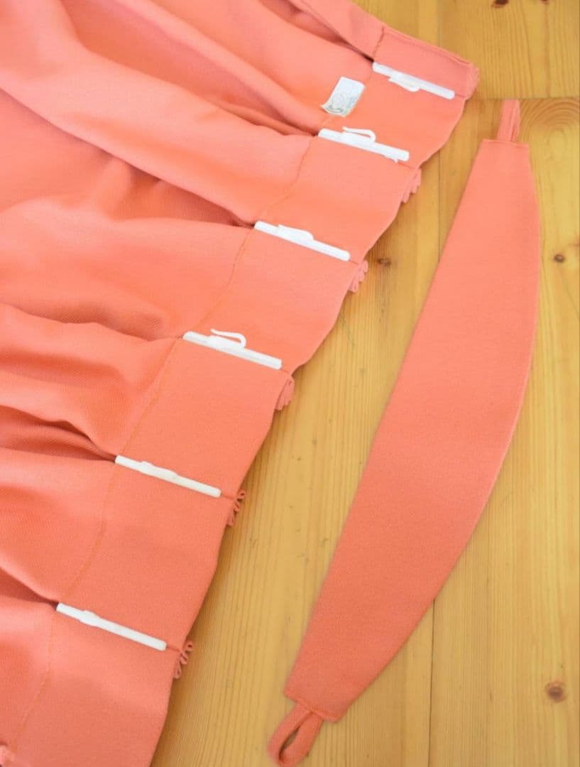 スウェーデンハウス 専用カーテン 三重窓用 ３枚ヒダ１枚になります 2セットあり