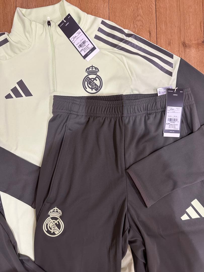 レアルマドリード25/26シーズン　トレーニングセットアップ　Lサイズ