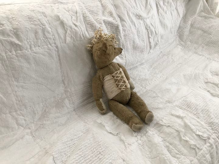 手縫いハンドワークキルトパッチワークマルチカバー　ホワイトコットン