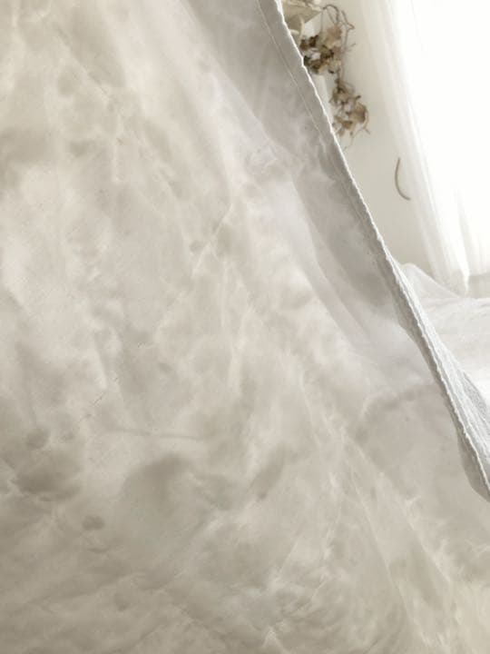 手縫いハンドワークキルトパッチワークマルチカバー　ホワイトコットン