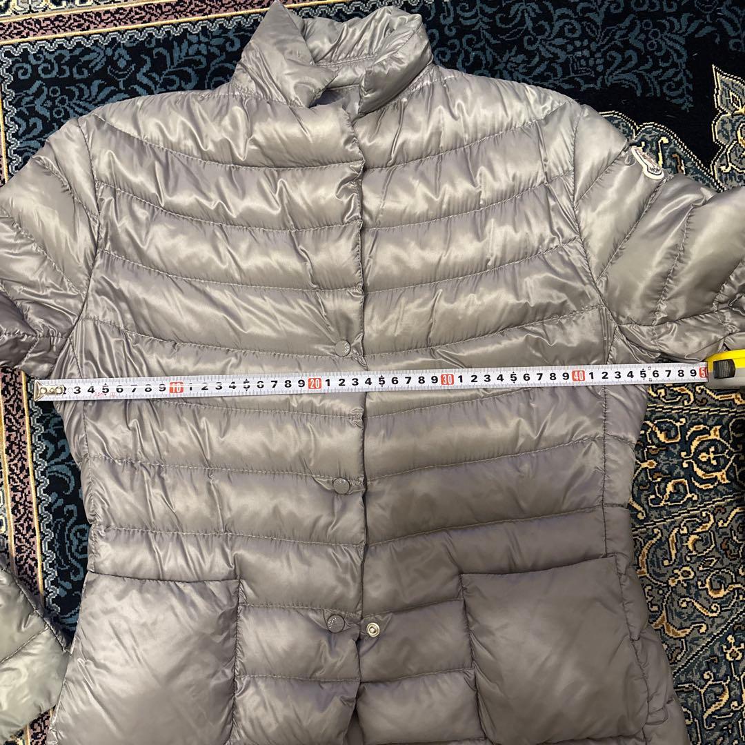 MONCLER グレー ライトダウンジャケット