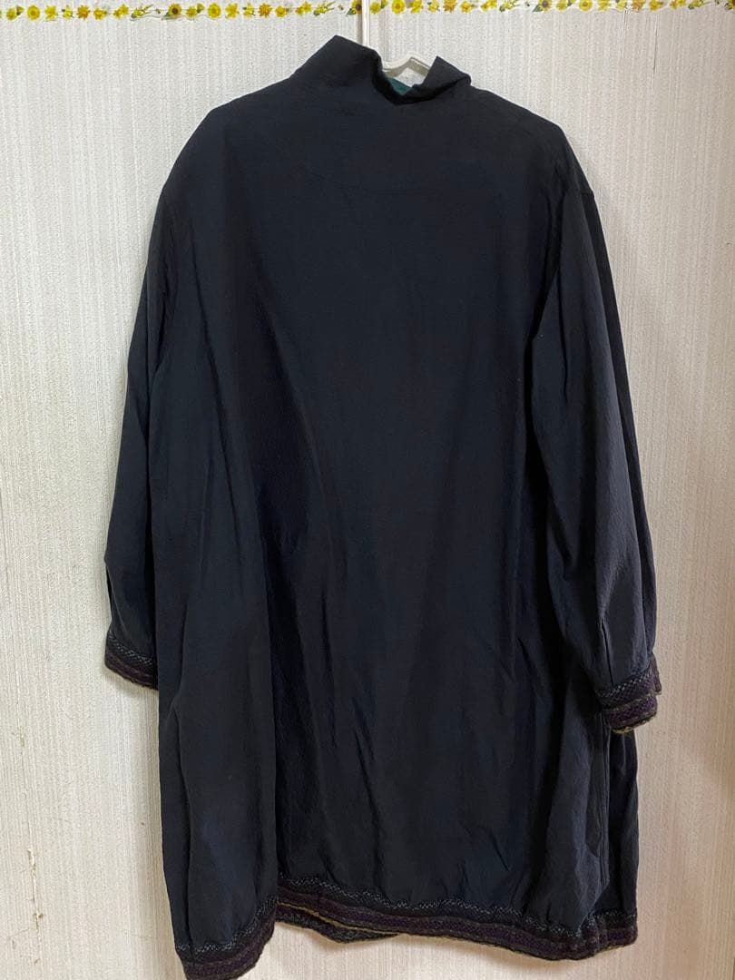 【新品・未使用、タグ付き】エムアンドキョウコのリバーシブルコート　緑　黒