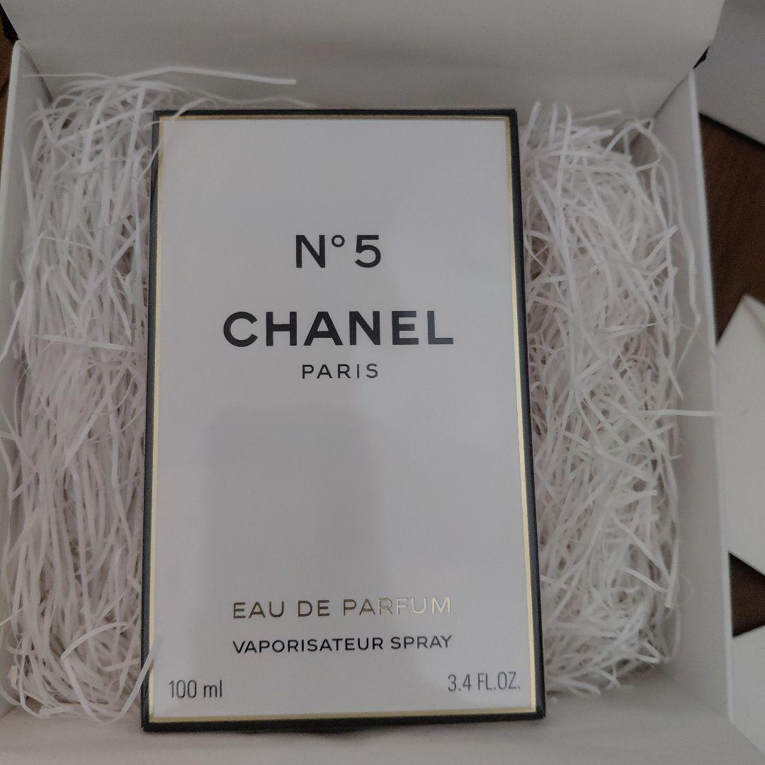 CHANEL N°5 Eau de Parfum 100ml ギフトボックス付き