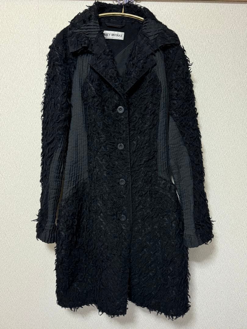 う*い様 ISSEY MIYAKE　プリーツ切り替えコート