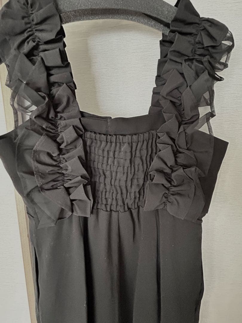 新品⭐︎ 激安　FENNEL ブラック サロペット フリル付き