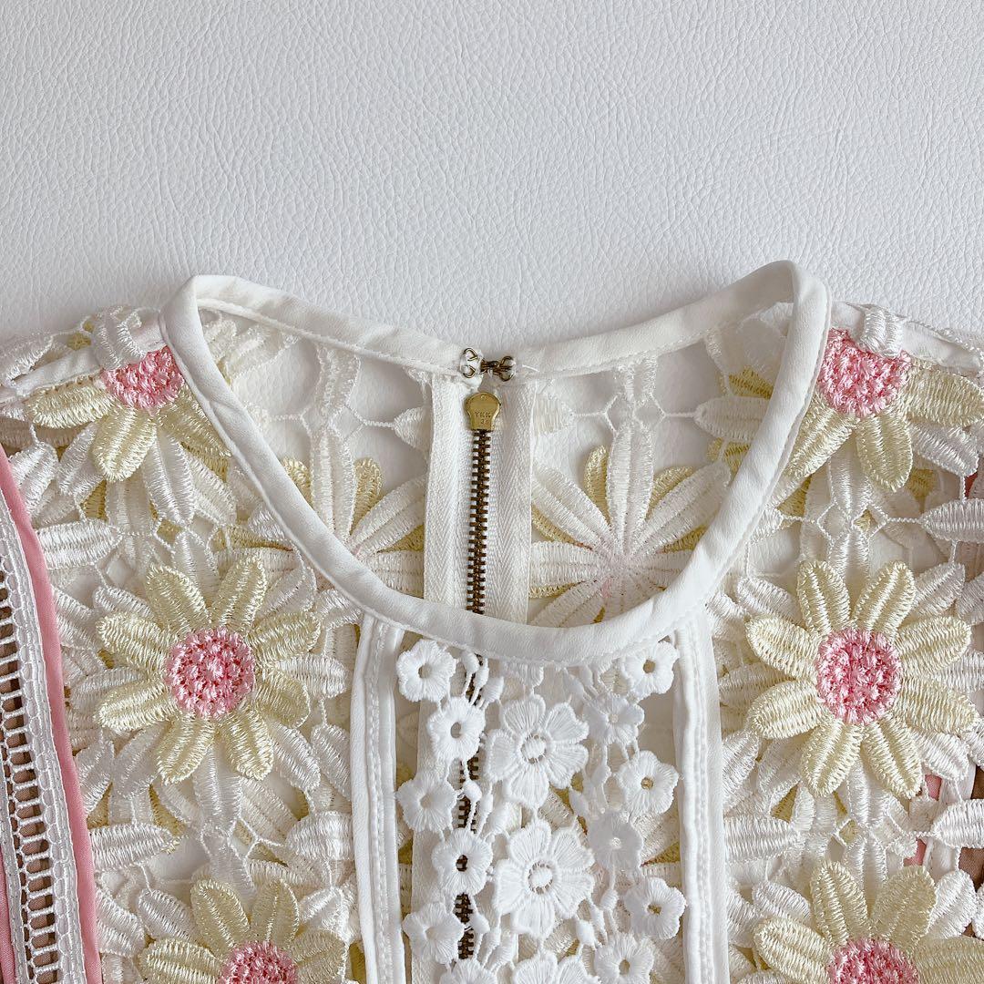 セルフポートレイト　3Dフラワー　ペプラムトップス　総レース　切替　花柄　フレア