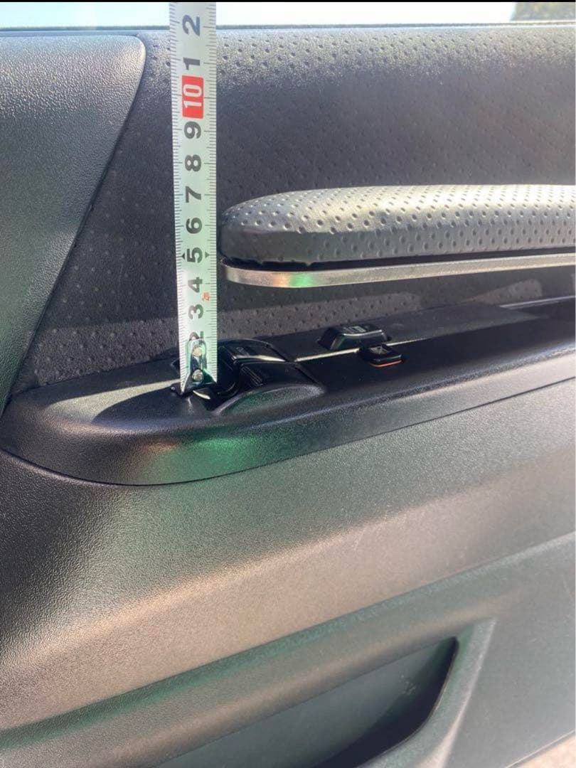 ハイエース200系　スーパーGL アームレスト　運転席側　腕おき台 アームレスト