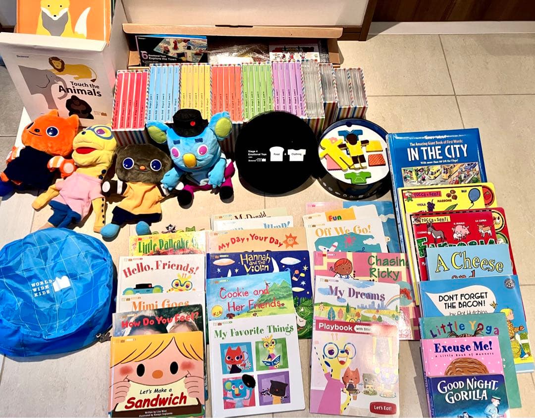 6割新品未開封ワールドワイドキッズDVD30点&CD24点&絵本26点