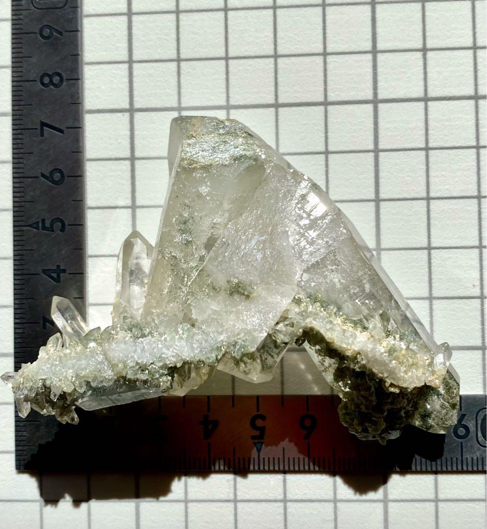 ヒマラヤ水晶クラスター　ベントクォーツ　マニハール産　曲がり水晶　ゴールドルチル