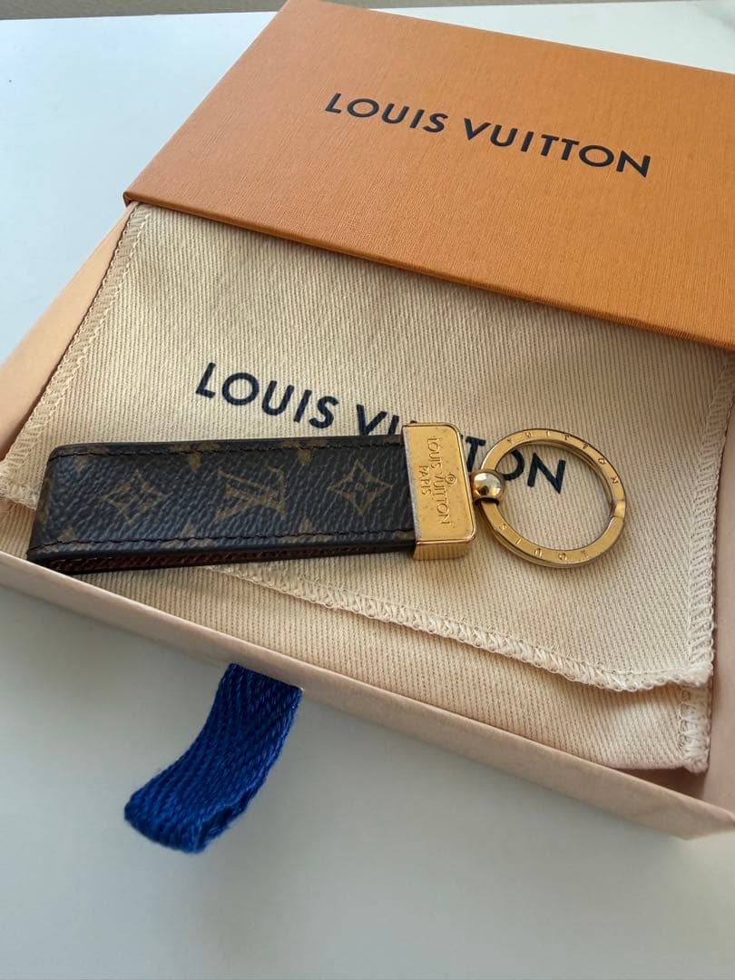 \"美品\"LOUIS VUITTON キーホルダー・ドラゴンヌ
