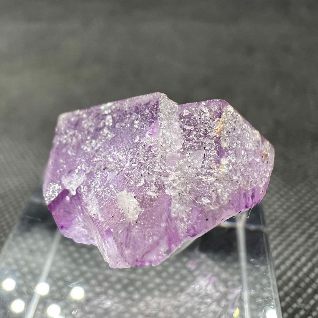 ヤオガンシャン産　「バイオレット」ゾーニング「ラベンダーカラー」フローライト