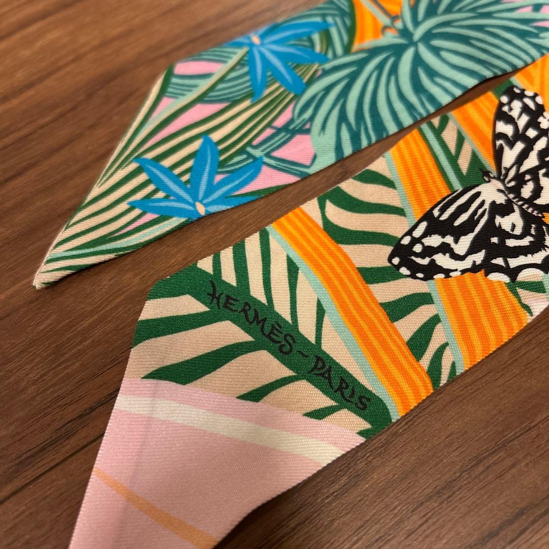 【美品】エルメス　ツイリー　《ジャガー・ケツァール》