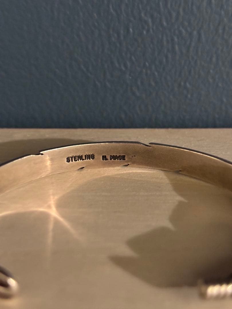 ナバホ族 インディアンジュエリー　バングル　　ハーヴィーメイス