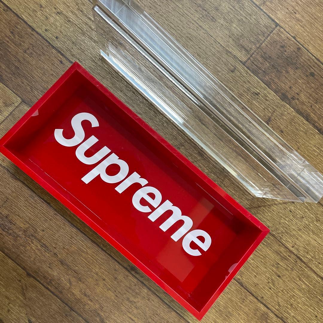 supreme アクリルケース　肉厚