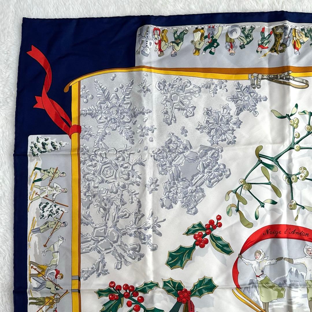 HERMES エルメス スカーフ カレ90 去年の雪 Neige d’Antan