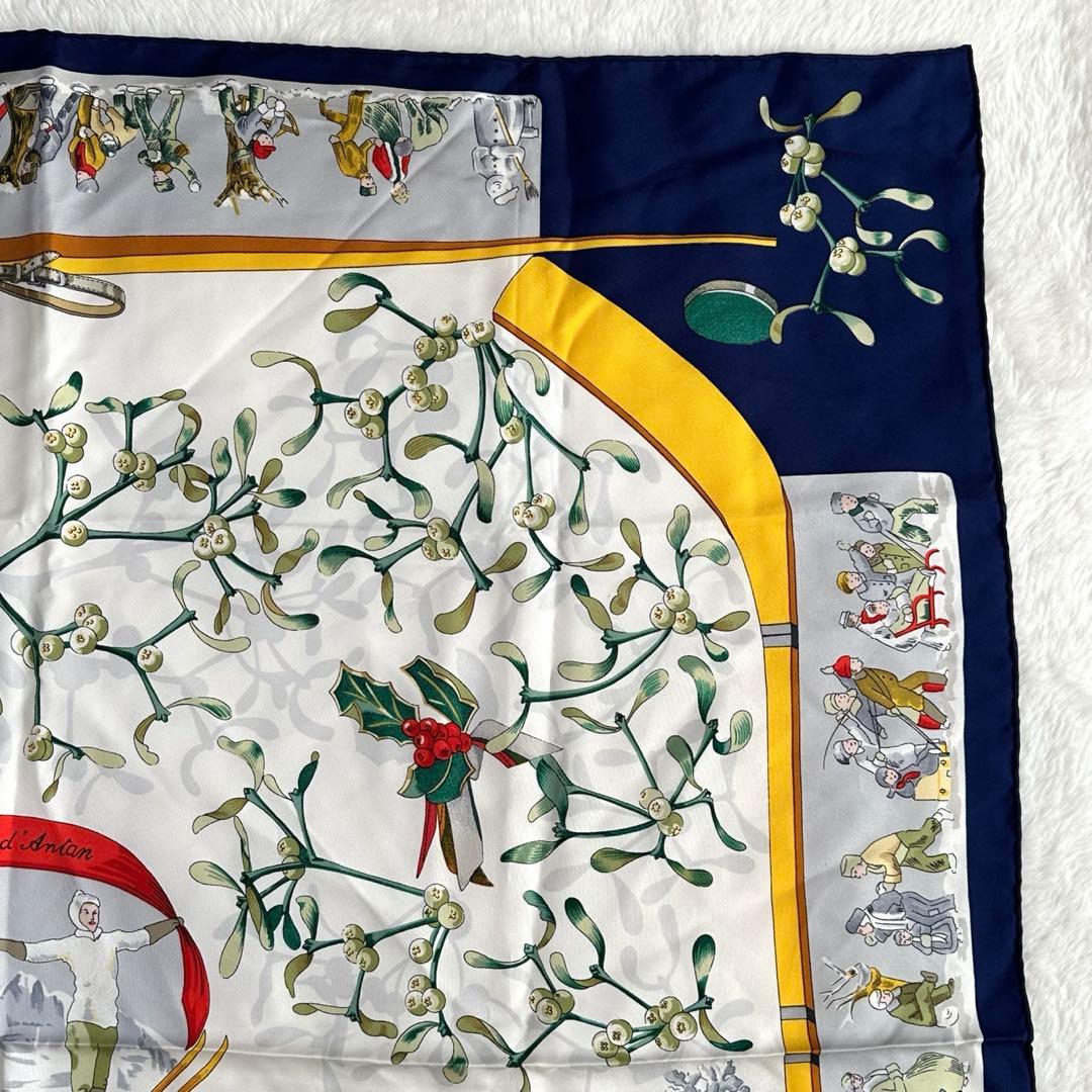 HERMES エルメス スカーフ カレ90 去年の雪 Neige d’Antan