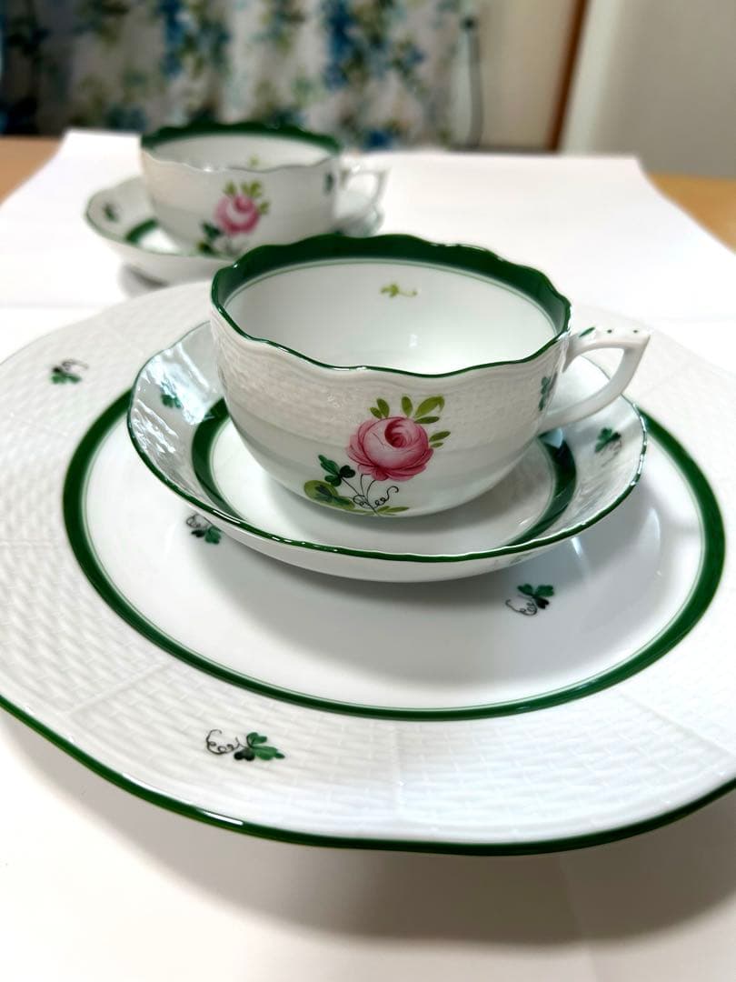【美品】ヘレンド　ウィーンの薔薇 ティーカップなど3点セット