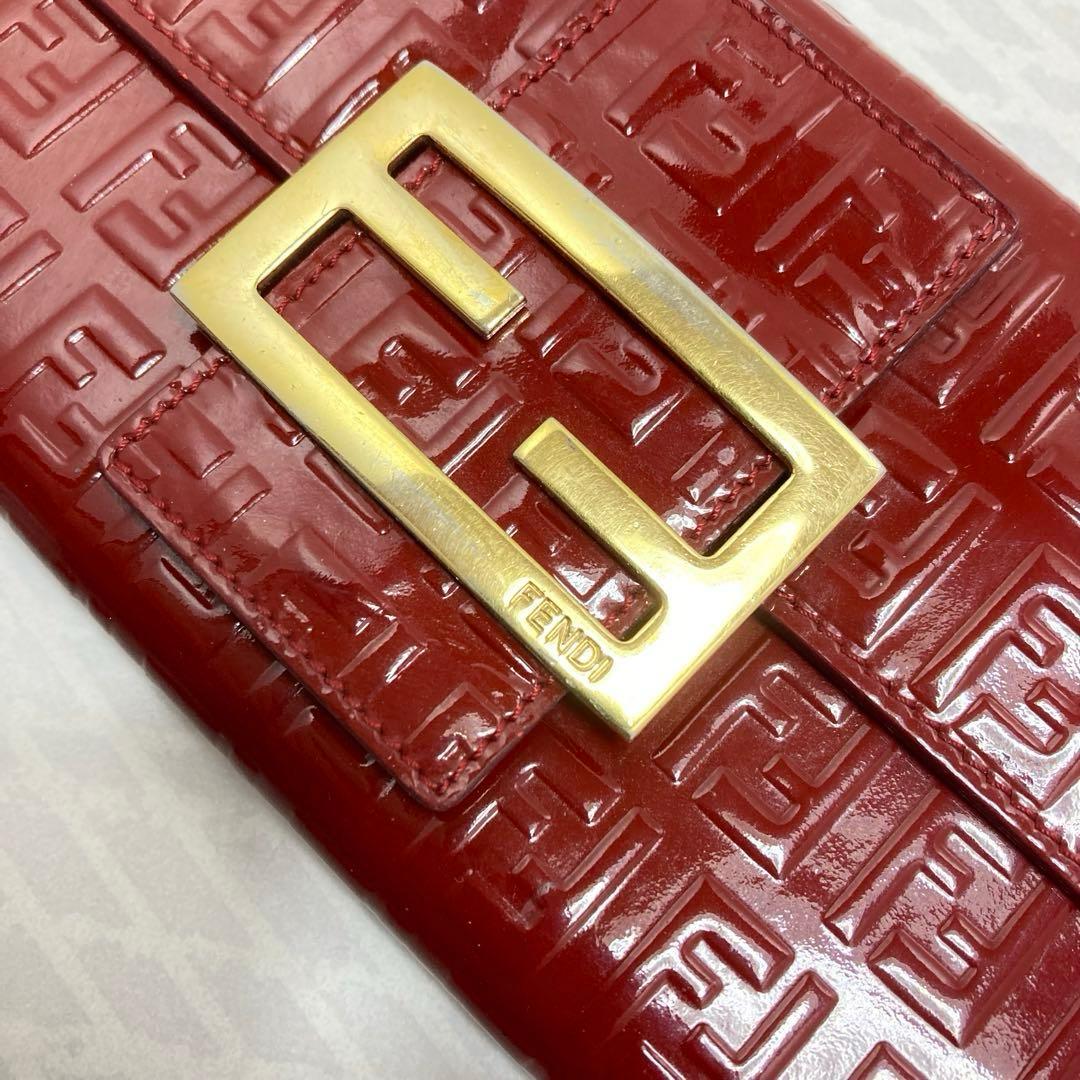 FENDI ズッキーノ　エナメル　長財布　Red