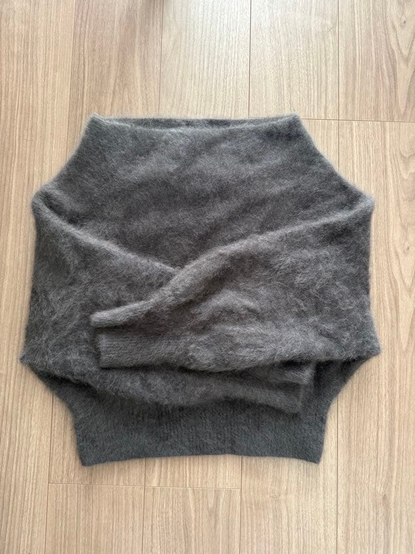 る*る様 ánuans アニュアンス ラクーンフォックスオフショルニットプルオー