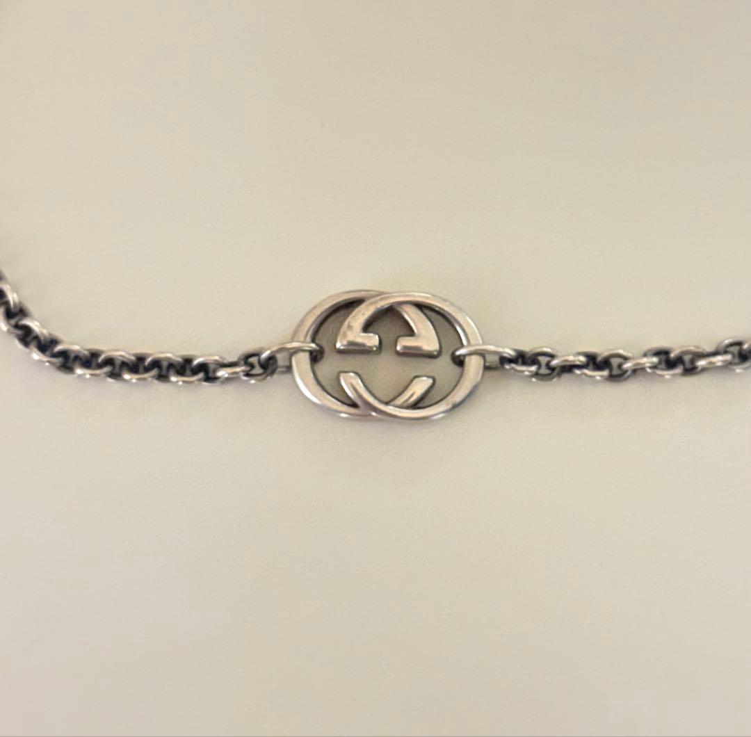 Gucci シルバー ロゴ ネックレス