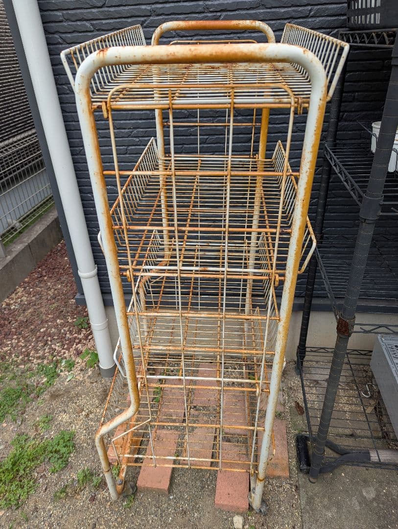 最終値下げ！　4段金属シェルフラック ？店舗什器アンティーク