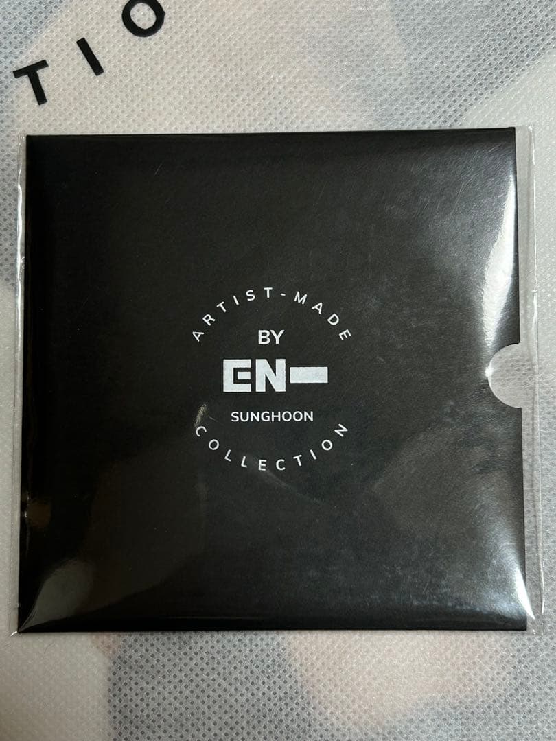 【syana】 ソンフン artist made フーディー