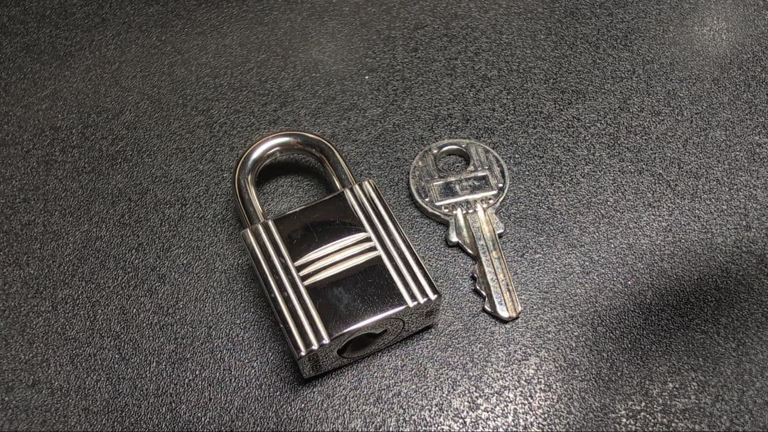 正規品　HERMES エルメス　カデナ　キー　鍵　パドロック　No.101