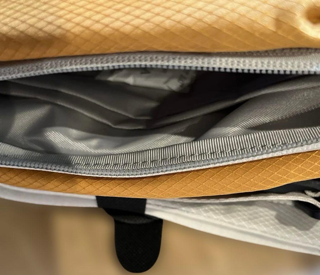 NIID NEO Nomad Sling バック（アンバーオレンジ）