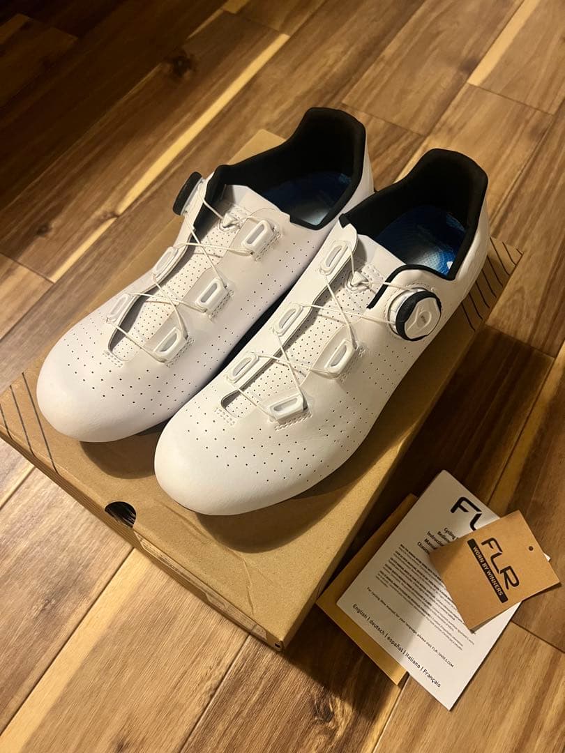 ウェア FLR F-3 white EU43