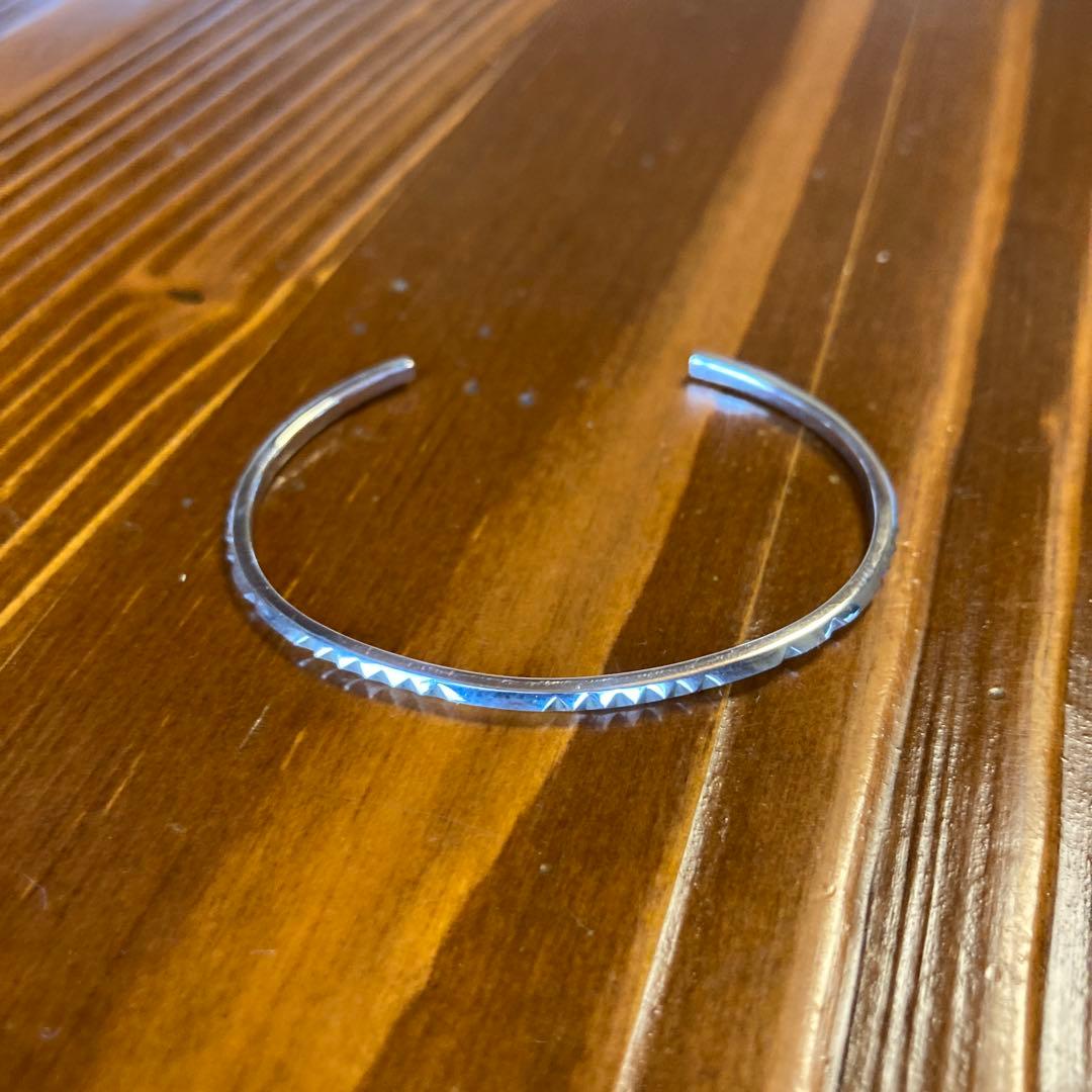 アクセサリー GARNI Little Studs bangle