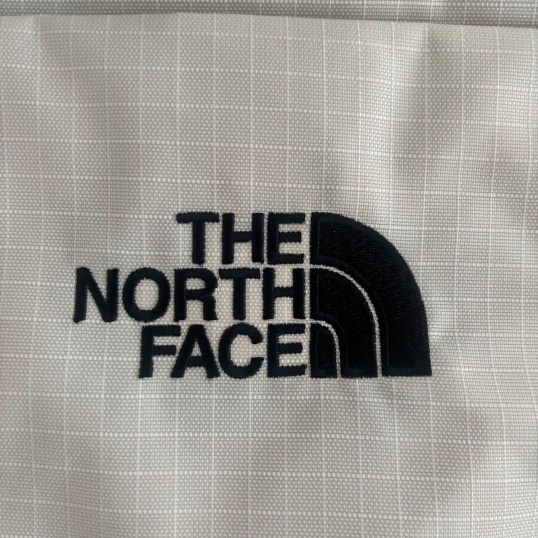 新品タグ付◻️ノースフェイス　ボストンバッグ　ショルダーバッグ鞄ダッフルバッグ