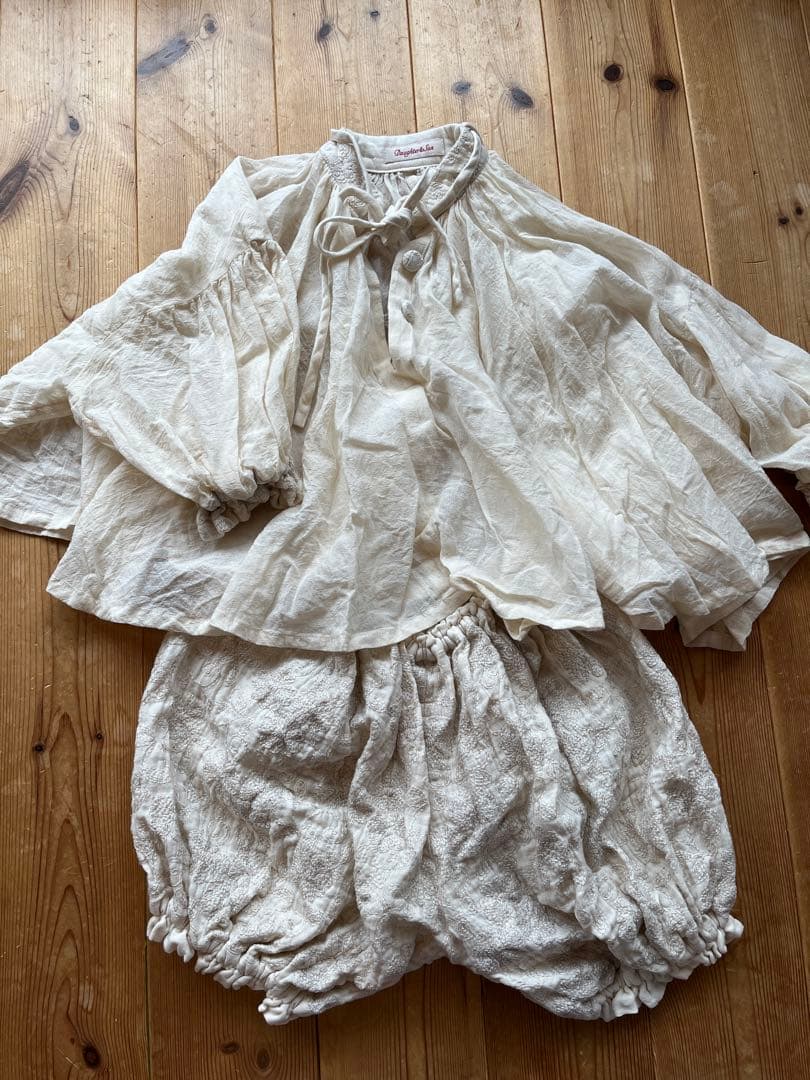 ドーターアンドサン　聖歌隊ブラウスとパンツ