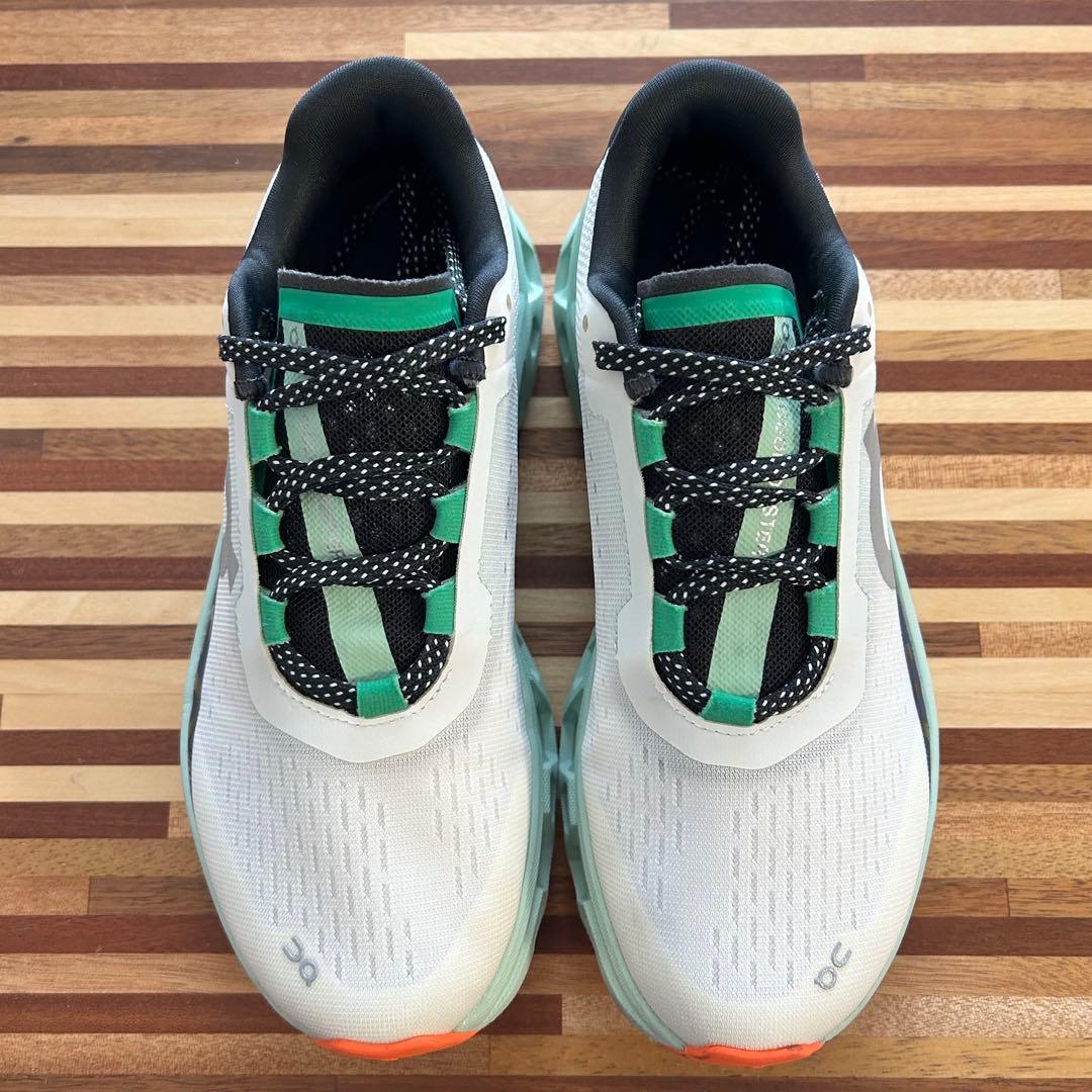 On Cloudmonster クラウドモンスター アンダイドホワイト×クリーク