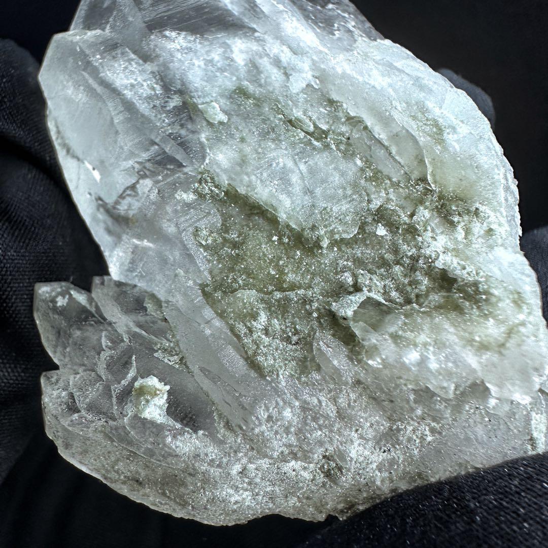 希少貴重マニハール産 高透明ヒマラヤ水晶クラスター クローライト共生A1215