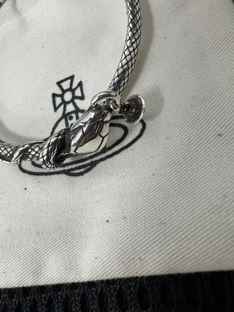 Vivienne Westwood 新品同様 蛇デザインブレスレット