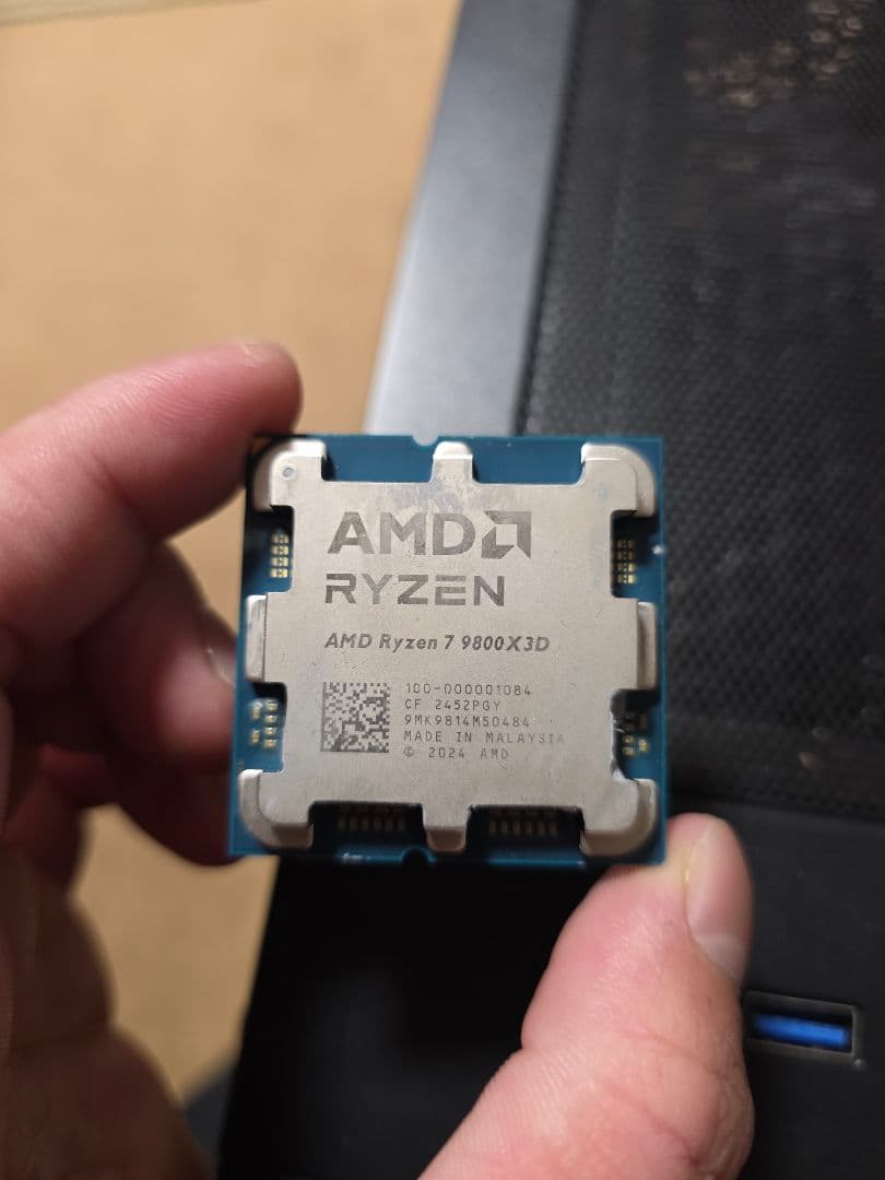 AMD Ryzen 7 9800X3D CPU　ジャンク品未動作確認