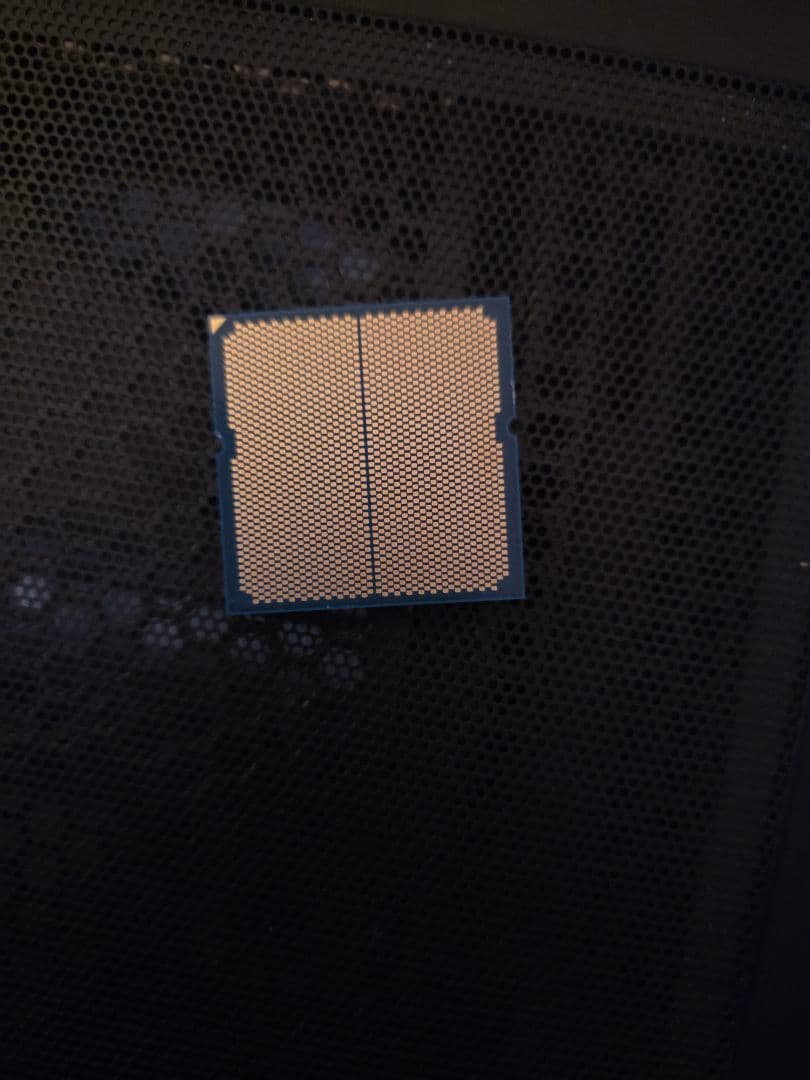 AMD Ryzen 7 9800X3D CPU　ジャンク品未動作確認