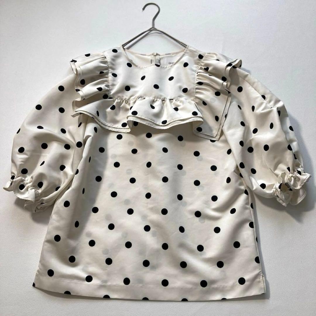 【なな】OHGA　キャンディードットフリルブラウス 洗える M アイボリー