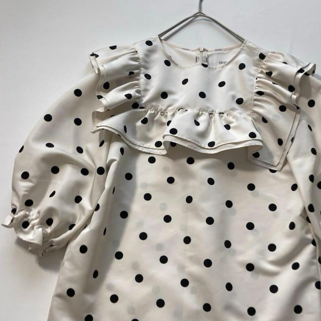 【なな】OHGA　キャンディードットフリルブラウス 洗える M アイボリー