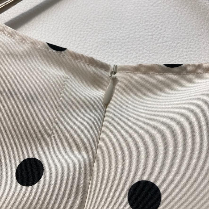 【なな】OHGA　キャンディードットフリルブラウス 洗える M アイボリー