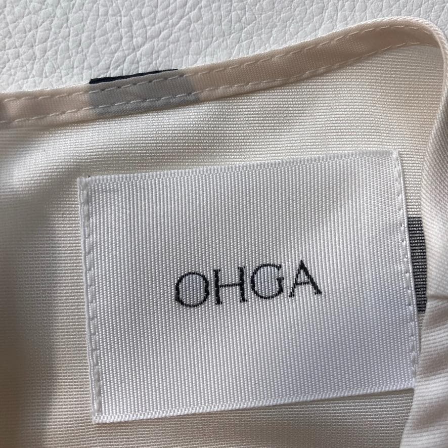 【なな】OHGA　キャンディードットフリルブラウス 洗える M アイボリー